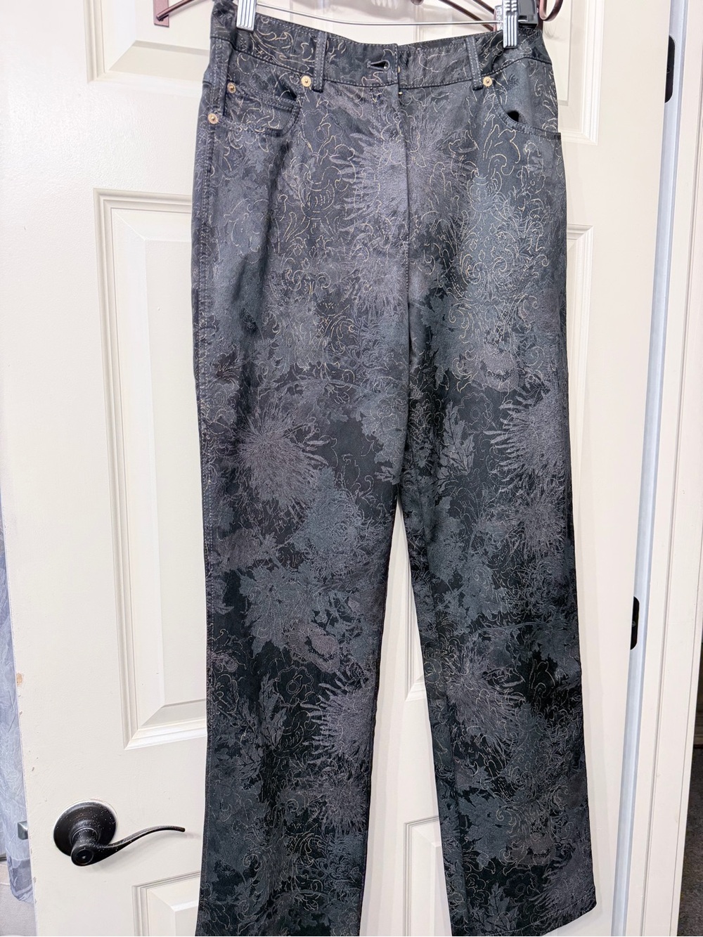 Women's Black Floral Jacquard Straight-Leg Pants